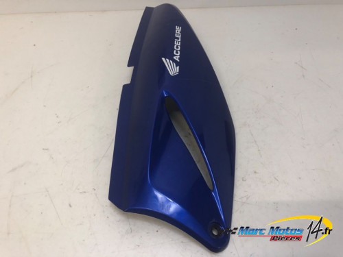 CACHE LATERAL GAUCHE HONDA 125 VARADERO 2001