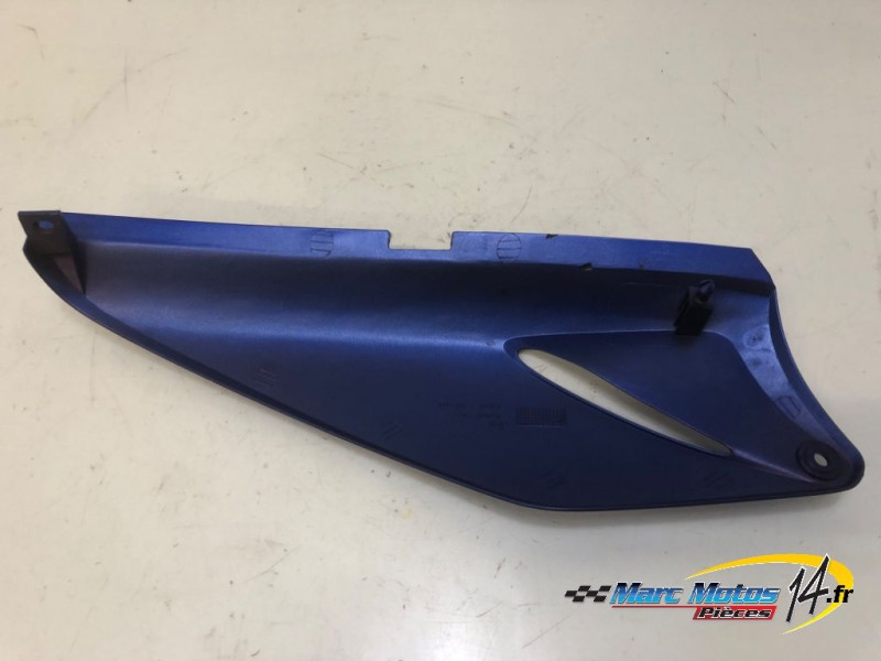 CACHE LATERAL GAUCHE HONDA 125 VARADERO 2001