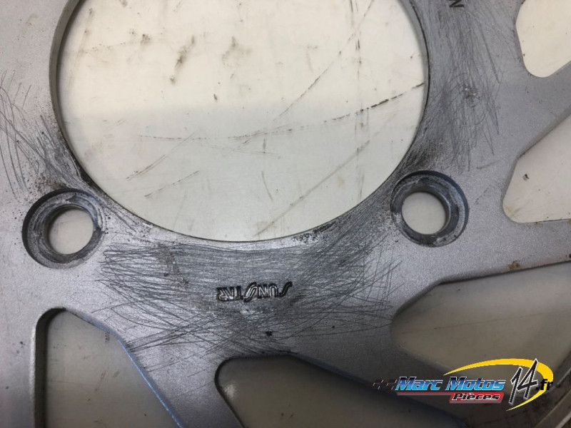 DISQUE AVANT DROIT HONDA 125 VARADERO 2001