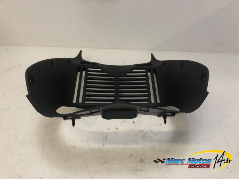 HABILLAGE DE TETE DE FOURCHE INFERIEUR HONDA 125 VARADERO 2001