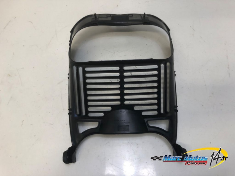HABILLAGE DE TETE DE FOURCHE INFERIEUR HONDA 125 VARADERO 2001