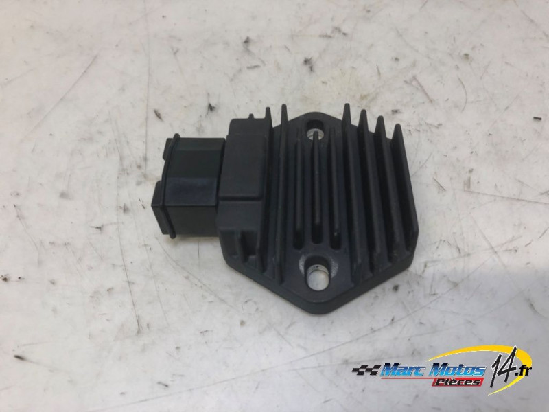 REGULATEUR HONDA 125 VARADERO 2001