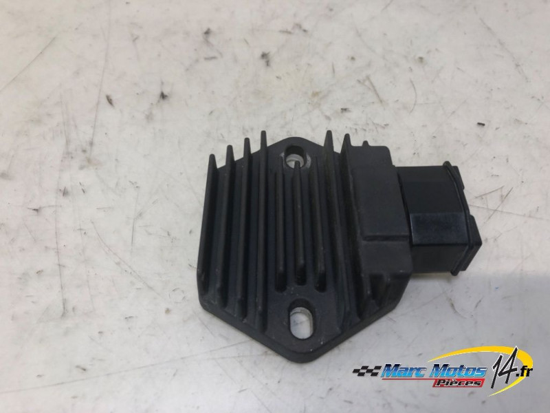 REGULATEUR HONDA 125 VARADERO 2001