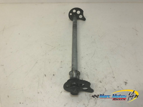 AXE DE ROUE ARRIERE YAMAHA 125 TW 2002