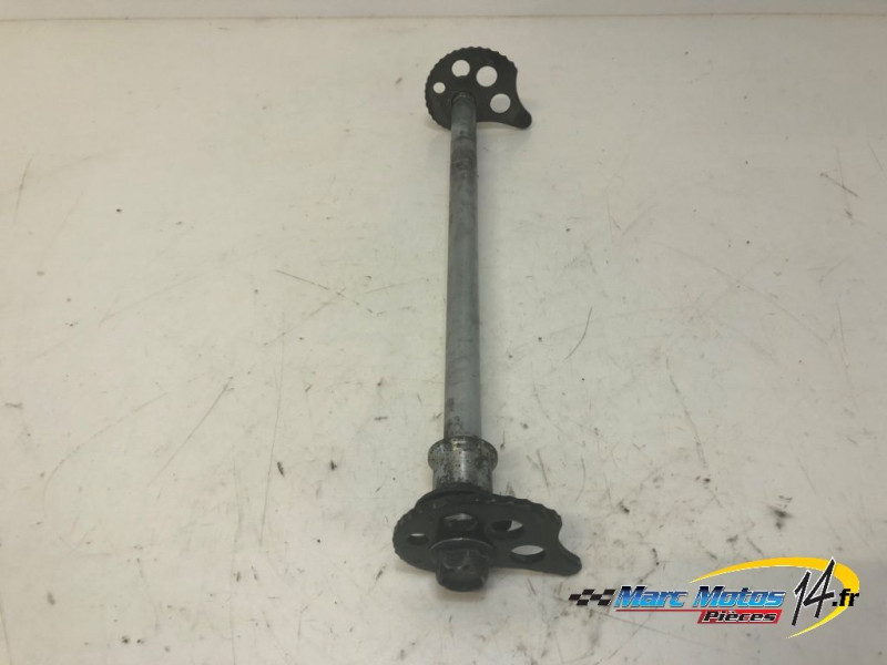 AXE DE ROUE ARRIERE YAMAHA 125 TW 2002