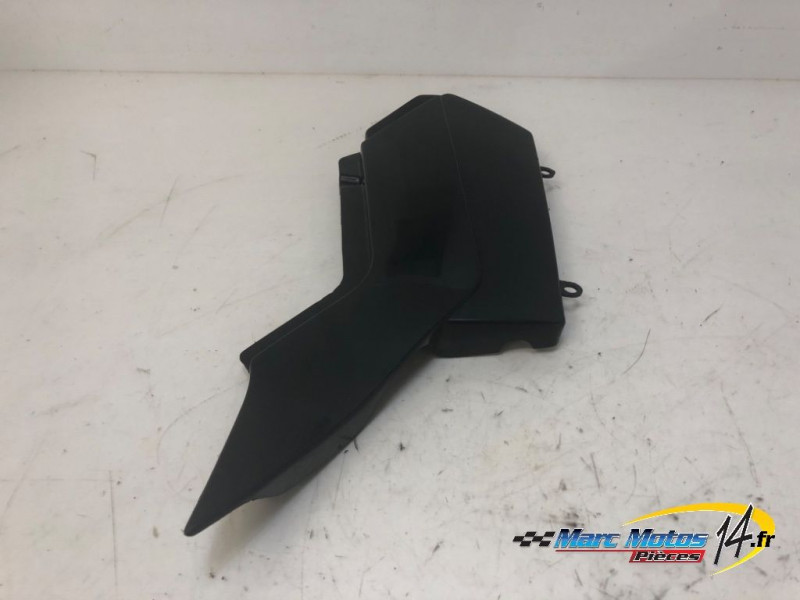 CACHE LATERAL GAUCHE YAMAHA 125 TW 2002