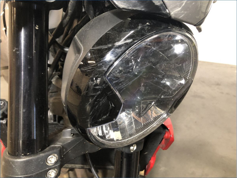 TRIUMPH 660 TRIDENT 