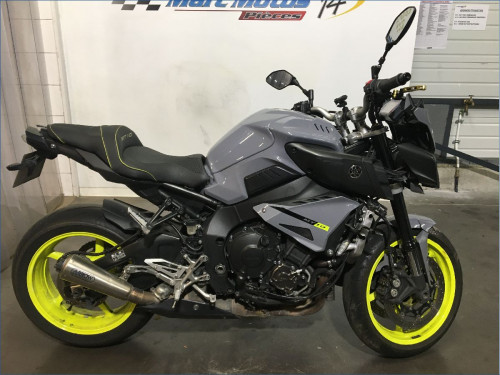 YAMAHA MT10 