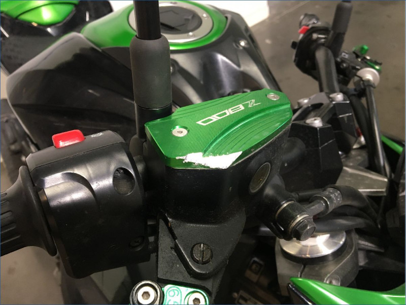 KAWASAKI Z800 