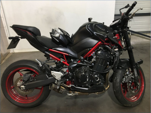 KAWASAKI Z900 