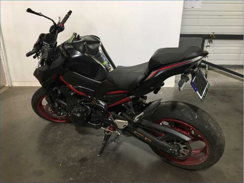KAWASAKI Z900 