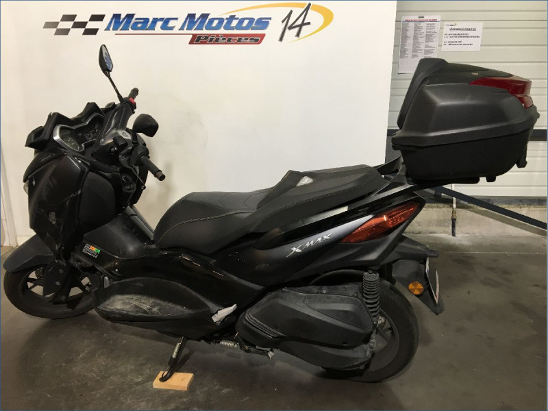 YAMAHA 300 XMAX 