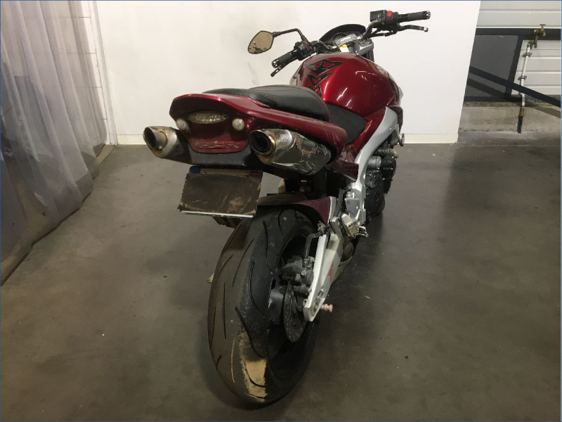 SUZUKI 600 GSR 