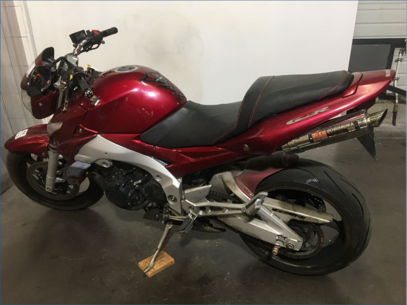 SUZUKI 600 GSR 