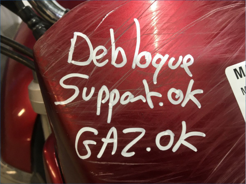 SUZUKI 600 GSR 
