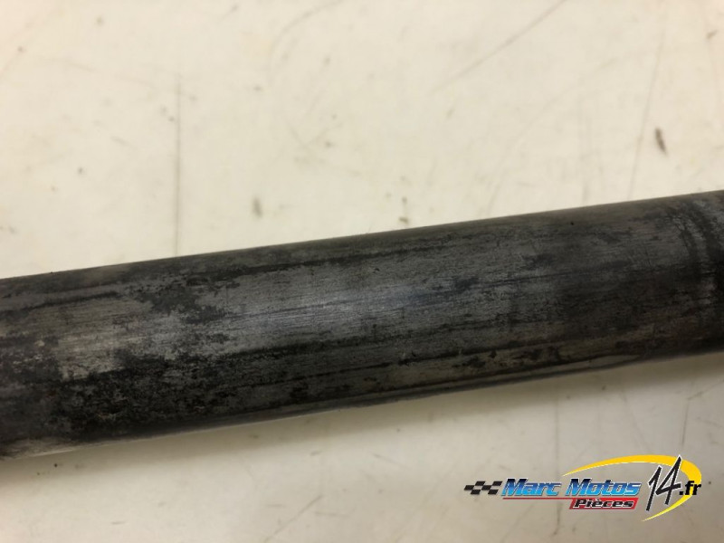 AXE DE ROUE ARRIERE SUZUKI 1300 GSXR HAYABUSA 2000