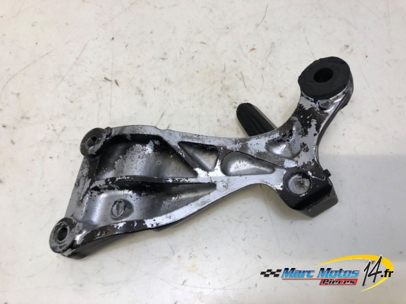 PLATINE ARRIERE DROITE SUZUKI 1300 GSXR HAYABUSA 2000