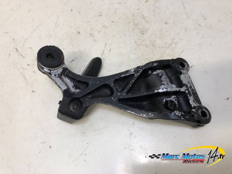 PLATINE ARRIERE GAUCHE SUZUKI 1300 GSXR HAYABUSA 2000
