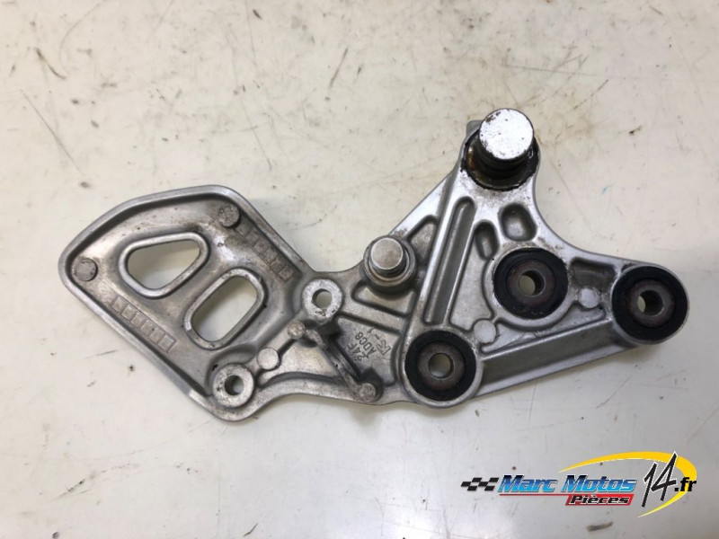 PLATINE AVANT DROITE SUZUKI 1300 GSXR HAYABUSA 2000