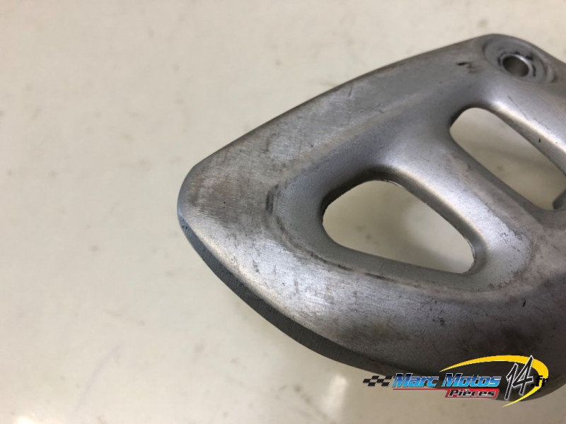 PLATINE AVANT DROITE SUZUKI 1300 GSXR HAYABUSA 2000