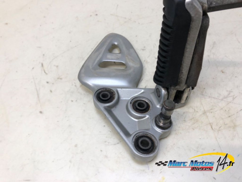 PLATINE AVANT GAUCHE SUZUKI 1300 GSXR HAYABUSA 2000