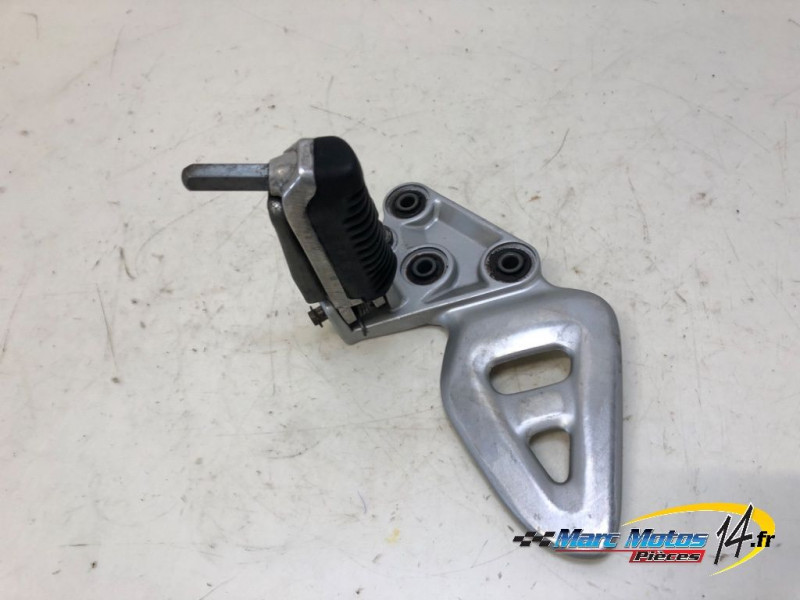 PLATINE AVANT GAUCHE SUZUKI 1300 GSXR HAYABUSA 2000