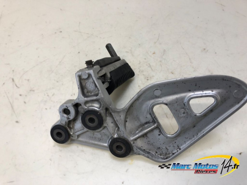 PLATINE AVANT GAUCHE SUZUKI 1300 GSXR HAYABUSA 2000