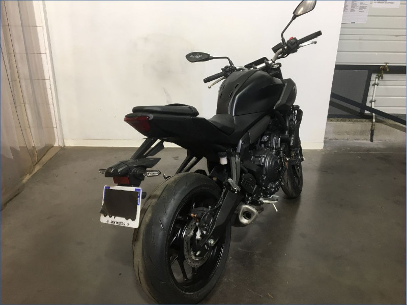YAMAHA MT07 