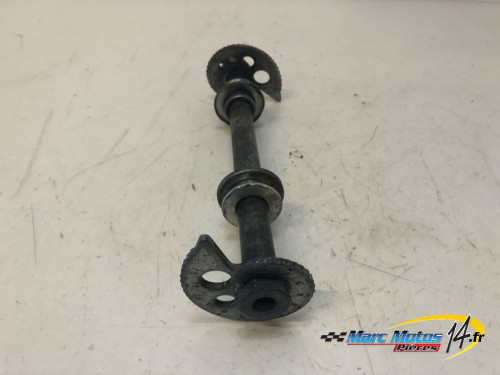 AXE DE ROUE ARRIERE YAMAHA 600 TT S 1994