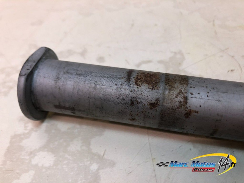 AXE DE ROUE ARRIERE BMW S1000RR 2011
