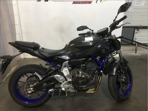 YAMAHA MT07 