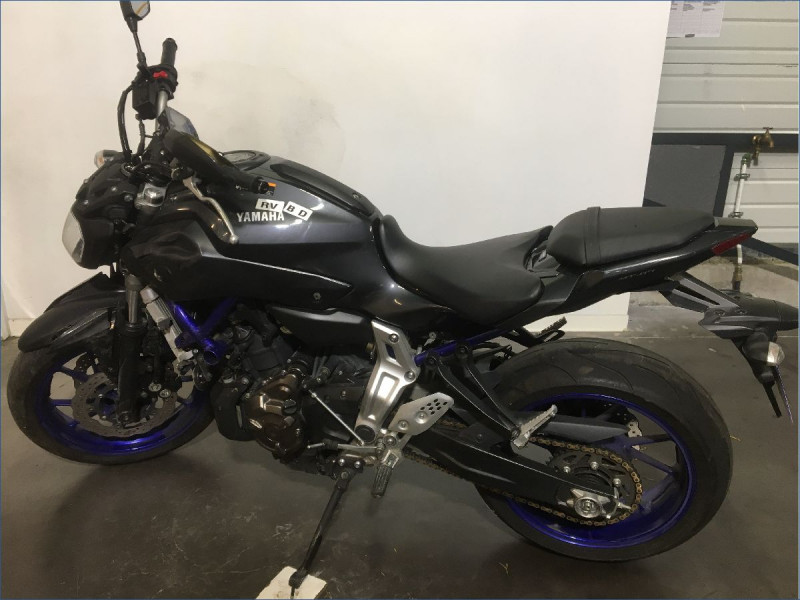 YAMAHA MT07 