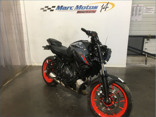 YAMAHA MT07 