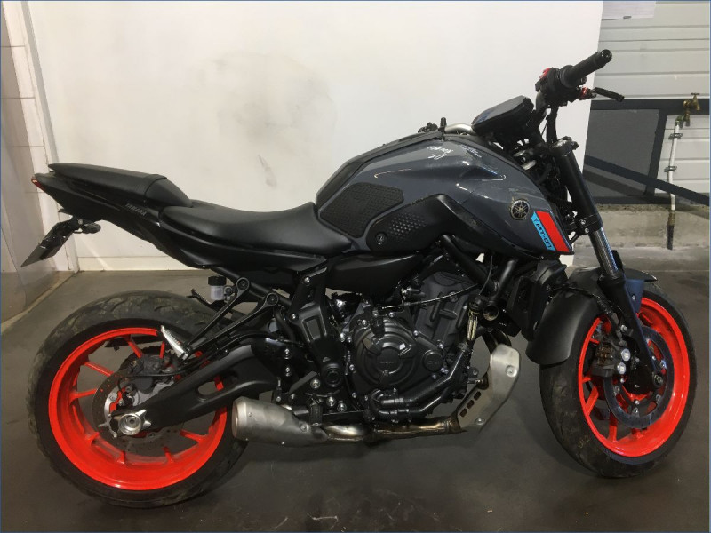 YAMAHA MT07 