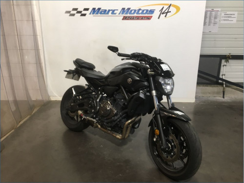 YAMAHA MT07 