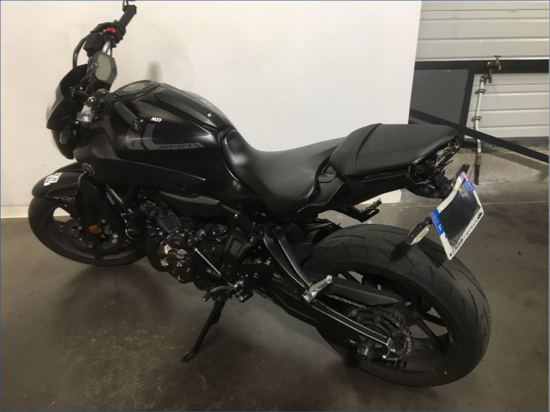 YAMAHA MT07 