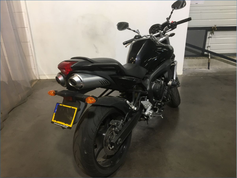 YAMAHA FZ6 