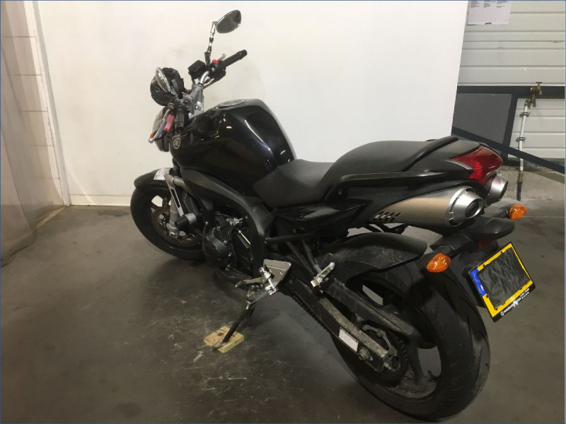 YAMAHA FZ6 