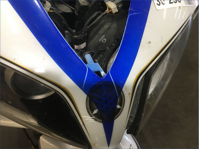 YAMAHA R1 