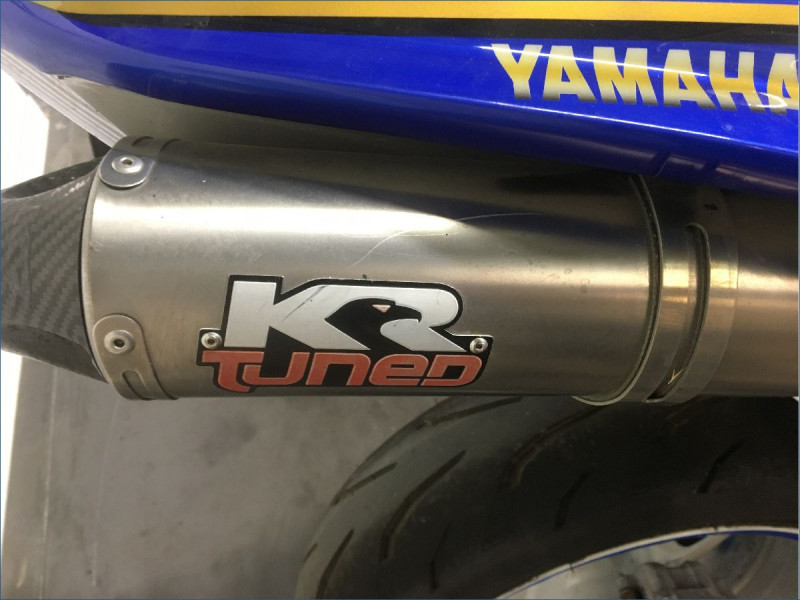 YAMAHA R1 
