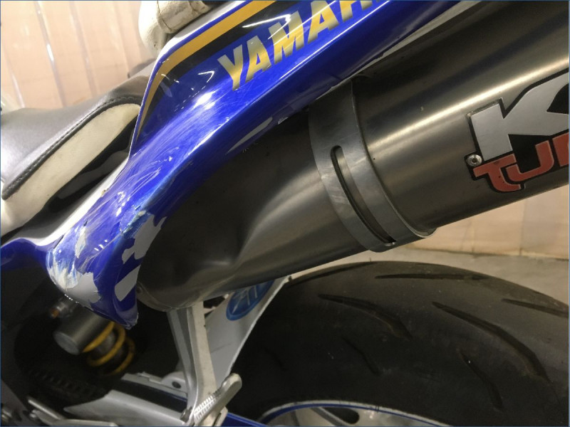 YAMAHA R1 