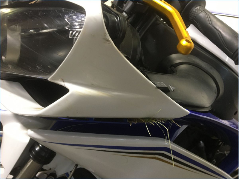 YAMAHA R1 