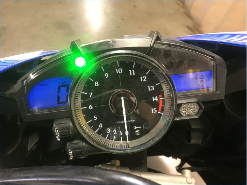 YAMAHA R1 