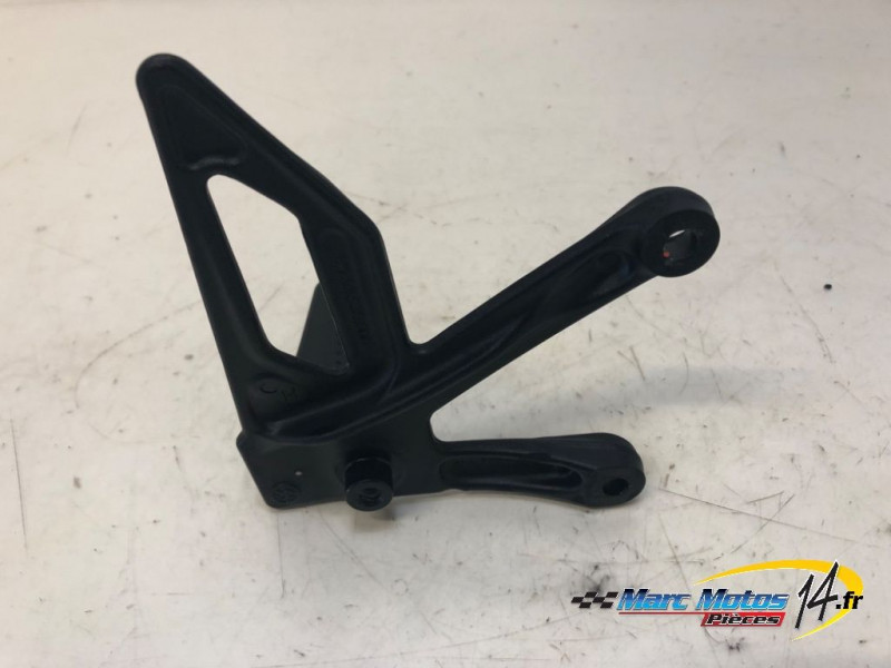 PLATINE AVANT GAUCHE KTM 1390 SUPERDUKE R 2024