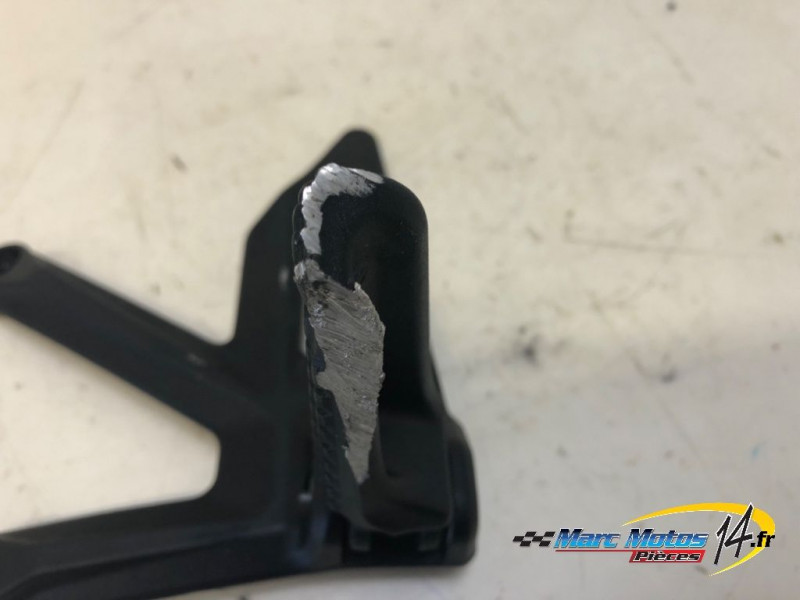 PLATINE AVANT GAUCHE KTM 1390 SUPERDUKE R 2024