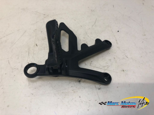 PLATINE AVANT DROITE KTM 1390 SUPERDUKE R 2024