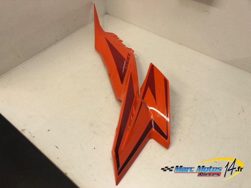 CACHE LATERAL DROIT KTM 1390 SUPERDUKE R 2024
