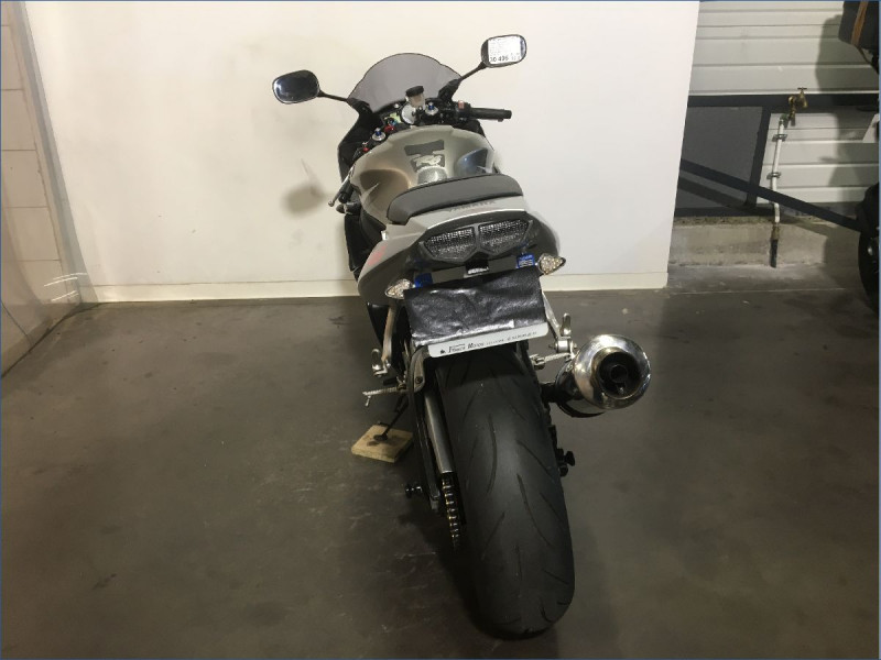 YAMAHA R6 