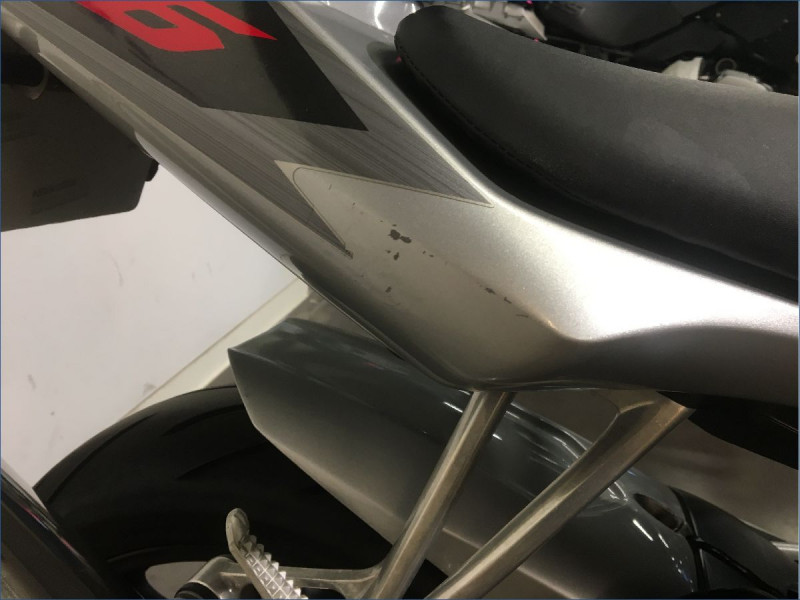 YAMAHA R6 