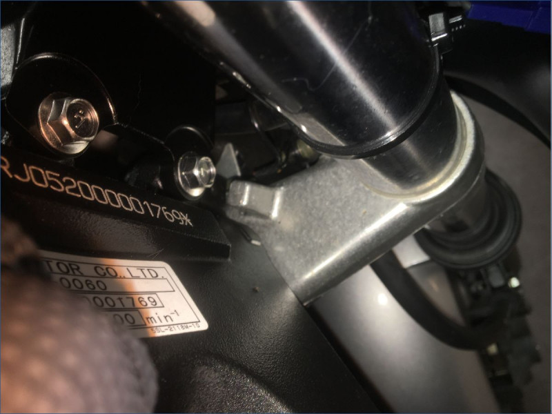 YAMAHA R6 